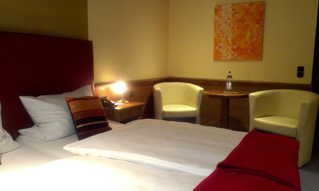 Hotel Zur Post Schönberg 객실 사진