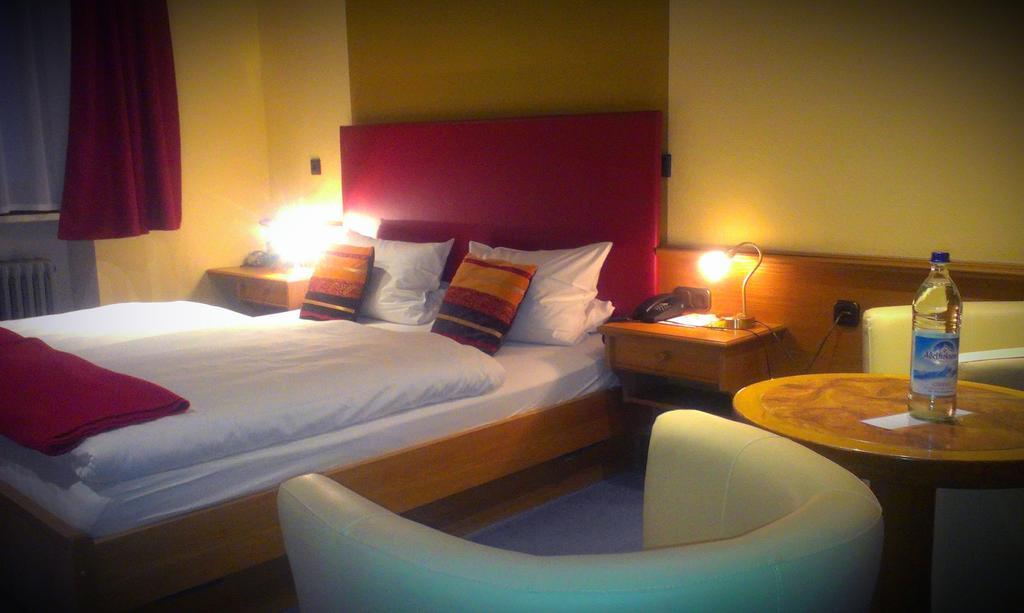 Hotel Zur Post Schönberg 객실 사진