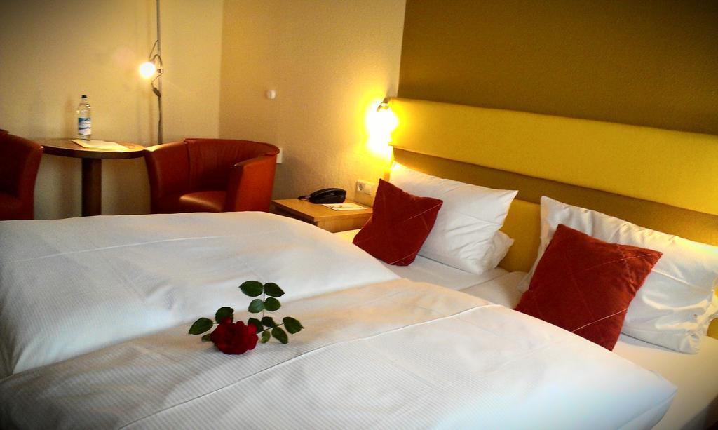 Hotel Zur Post Schönberg 객실 사진